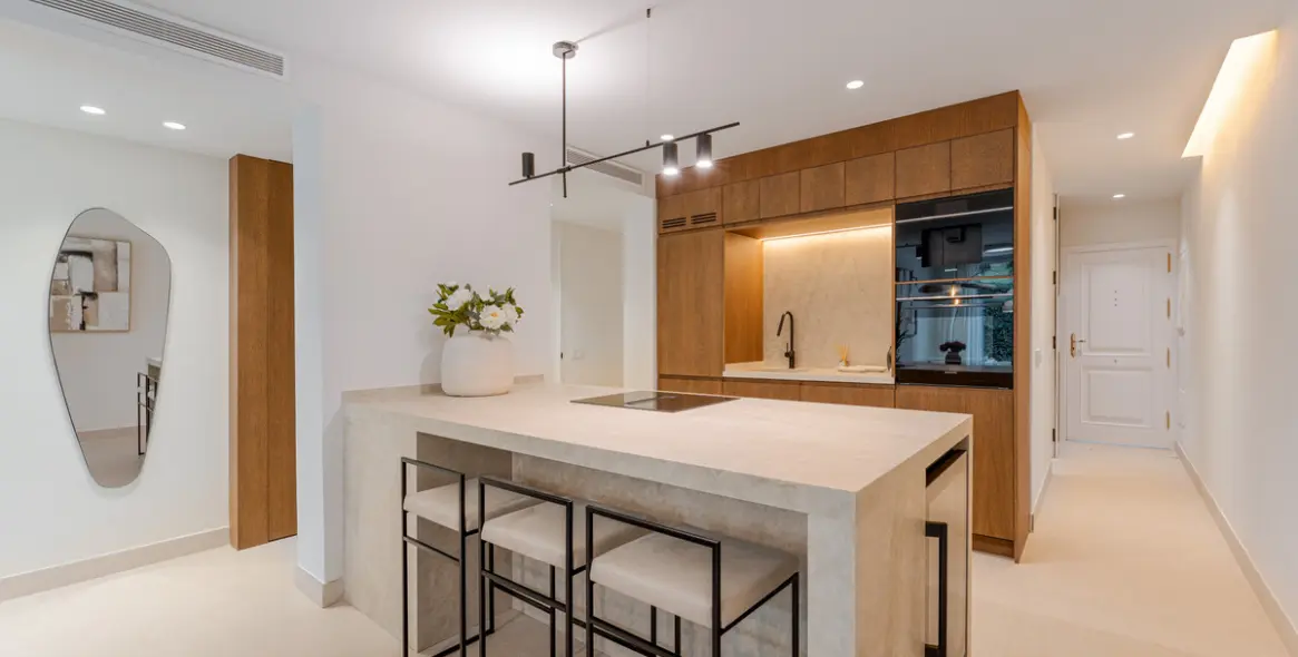 Venta de apartamento en planta media en Benahavís 6