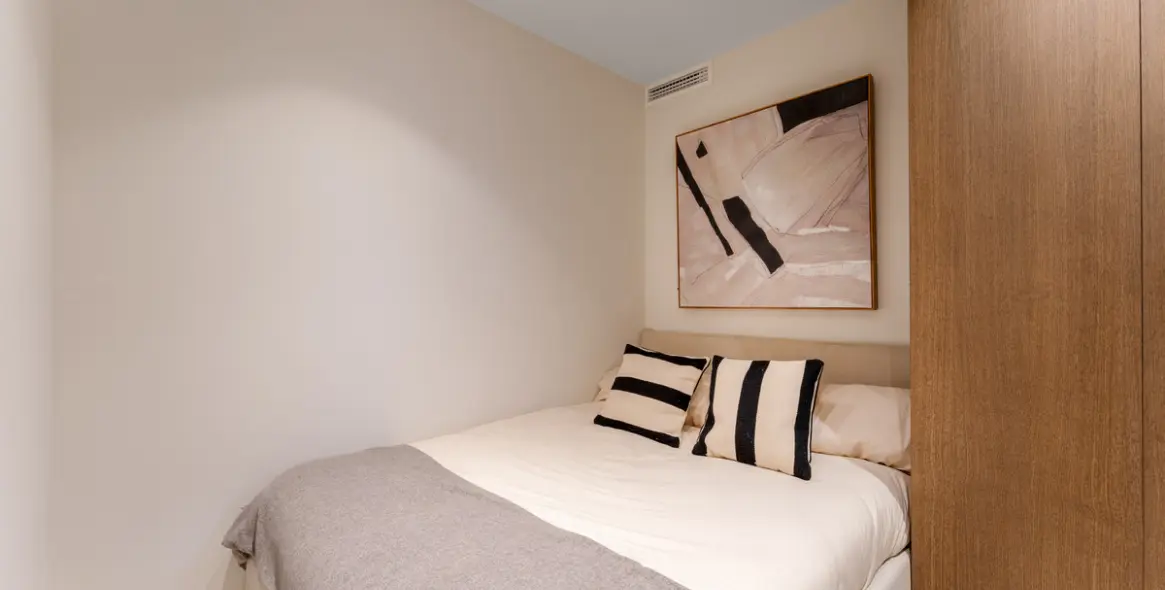 Venta de apartamento en planta media en Benahavís 16