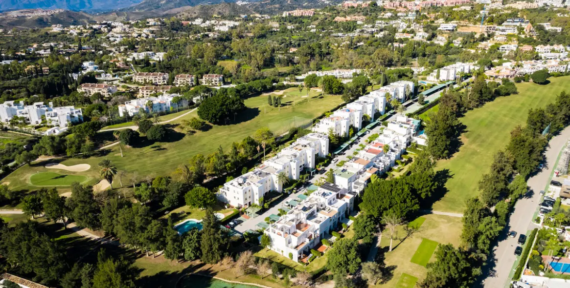 Venta de apartamento en planta media en Benahavís 21