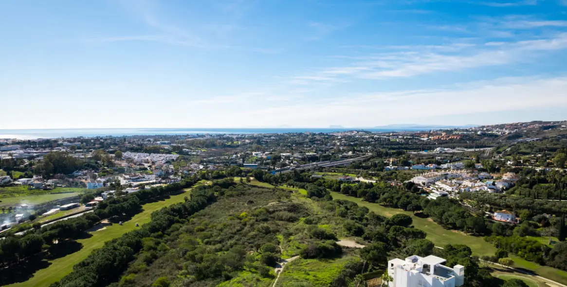 Venta de apartamento en planta media en Benahavís 26