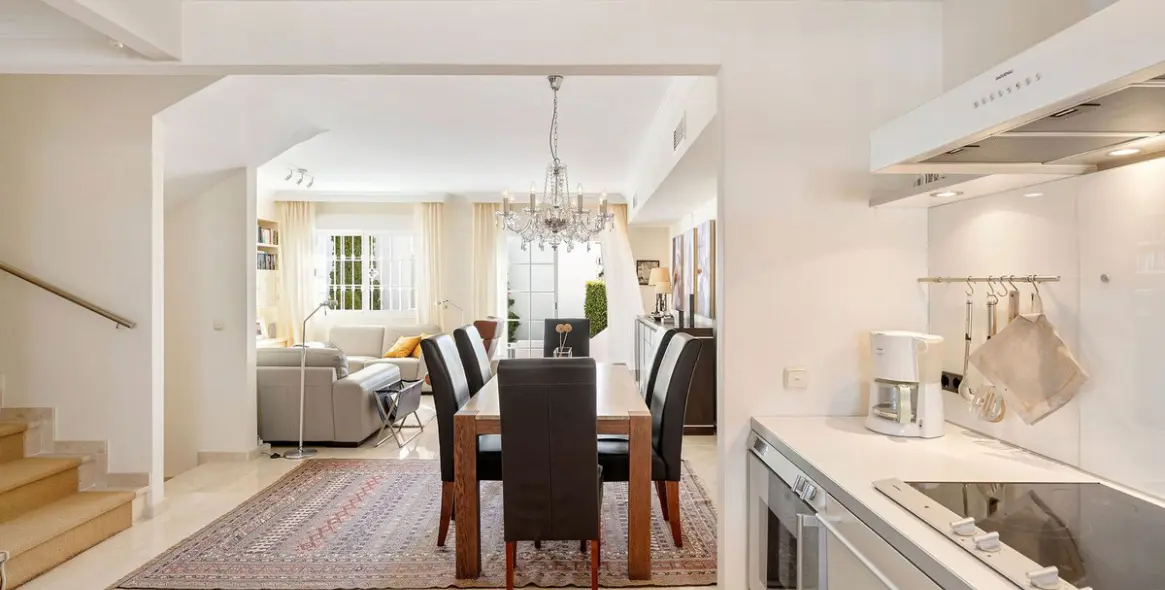 Sale of townhouse in Nueva Andalucía 4