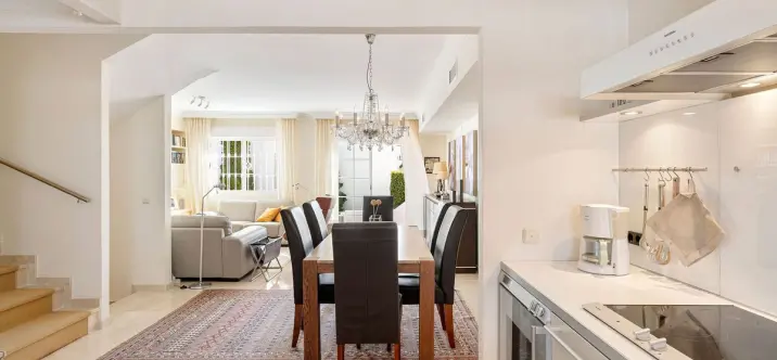Sale of townhouse in Nueva Andalucía 3