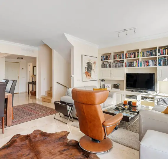 Sale of townhouse in Nueva Andalucía