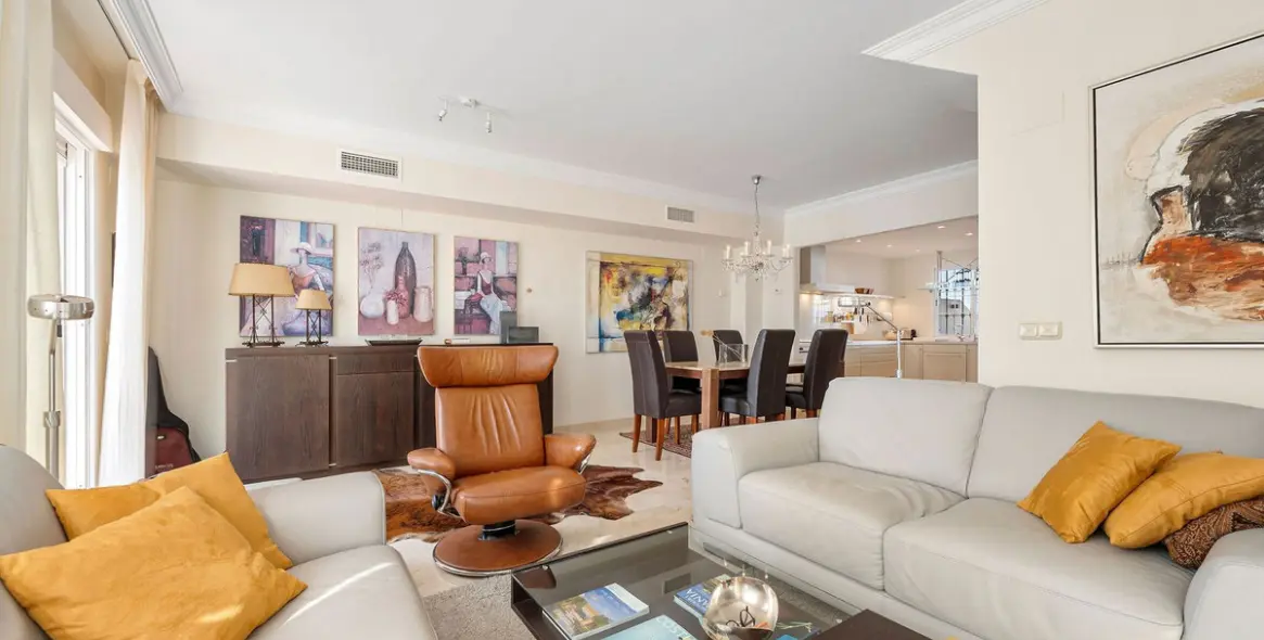 Sale of townhouse in Nueva Andalucía 9