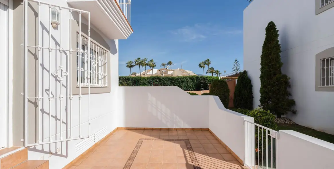 Sale of townhouse in Nueva Andalucía 10