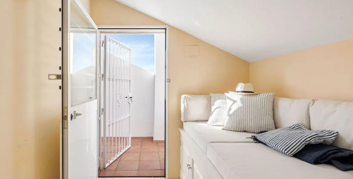 Sale of townhouse in Nueva Andalucía 17