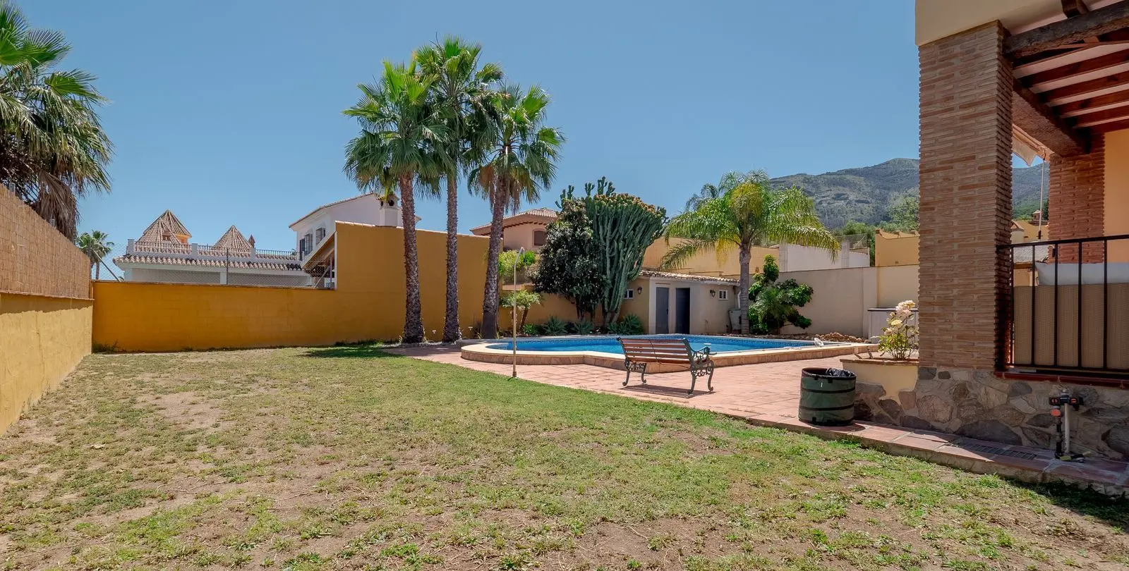 Sale of detached villa in Alhaurín el Grande 32
