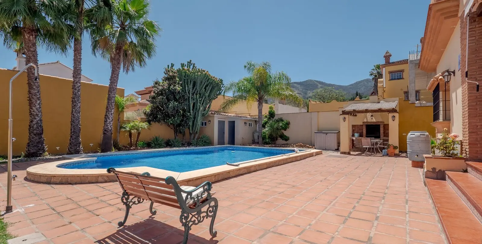 Sale of detached villa in Alhaurín el Grande 38