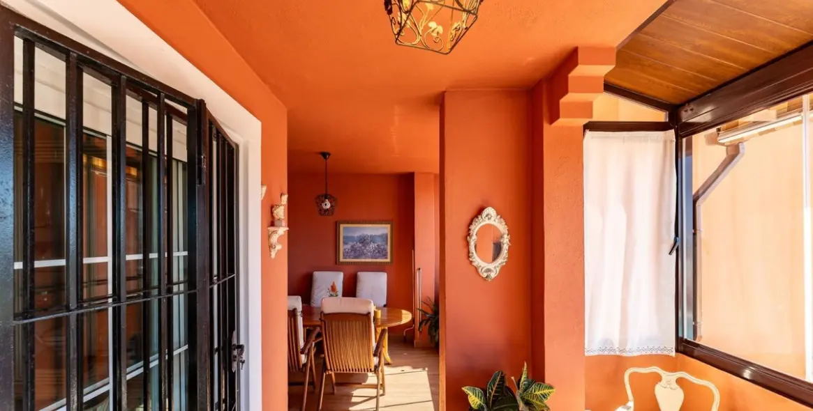 Продажа апартаментов на среднем этаже в Los Alamos 2