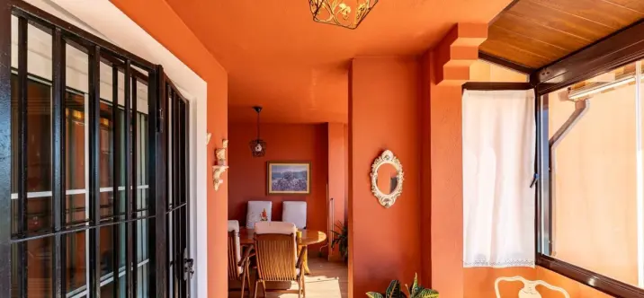 Venta de apartamento en planta media en Los Alamos 1