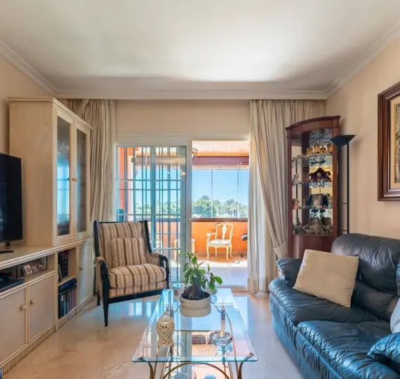 Venta de apartamento en planta media en Los Alamos