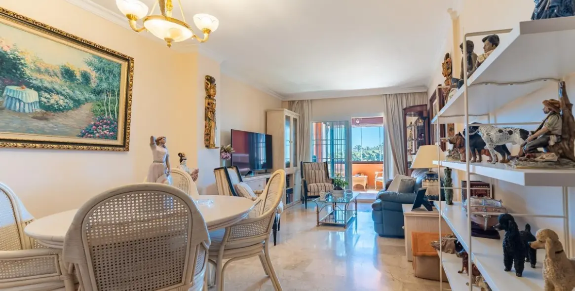 Продажа апартаментов на среднем этаже в Los Alamos 4