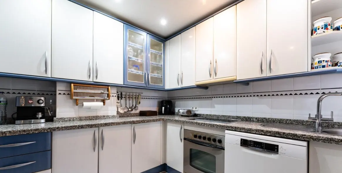 Продажа апартаментов на среднем этаже в Los Alamos 5