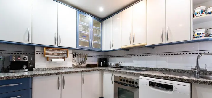 Venta de apartamento en planta media en Los Alamos 4