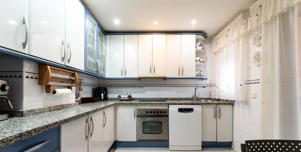 Продажа апартаментов на среднем этаже в Los Alamos 6