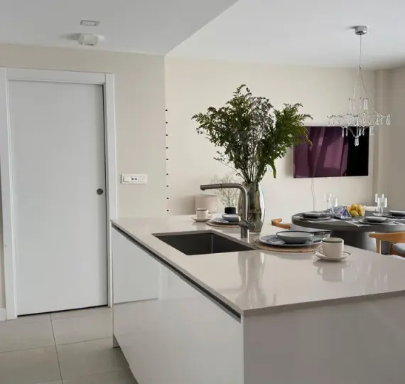 Middle floor apartment R5105968