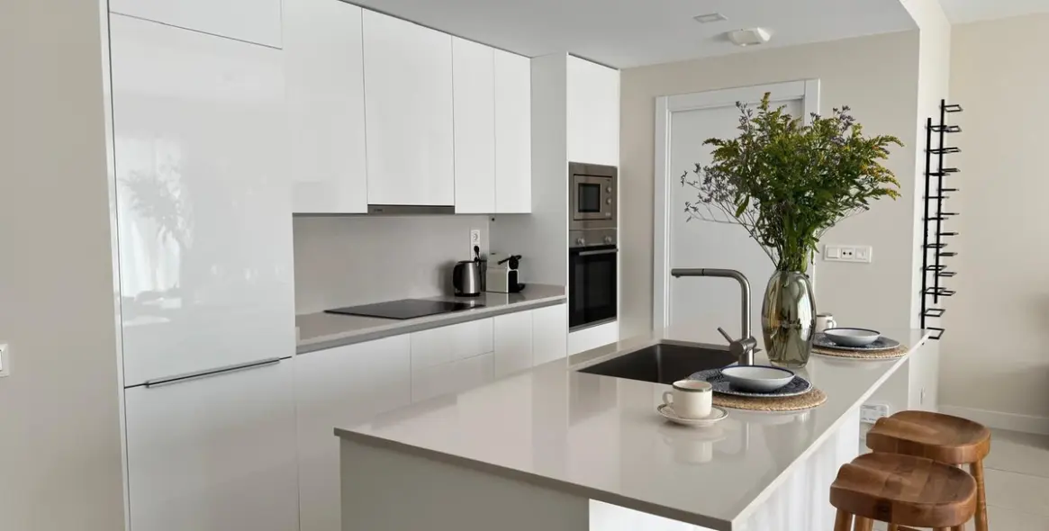 Sale of middle floor apartment in Estepona (district Estepona) 7