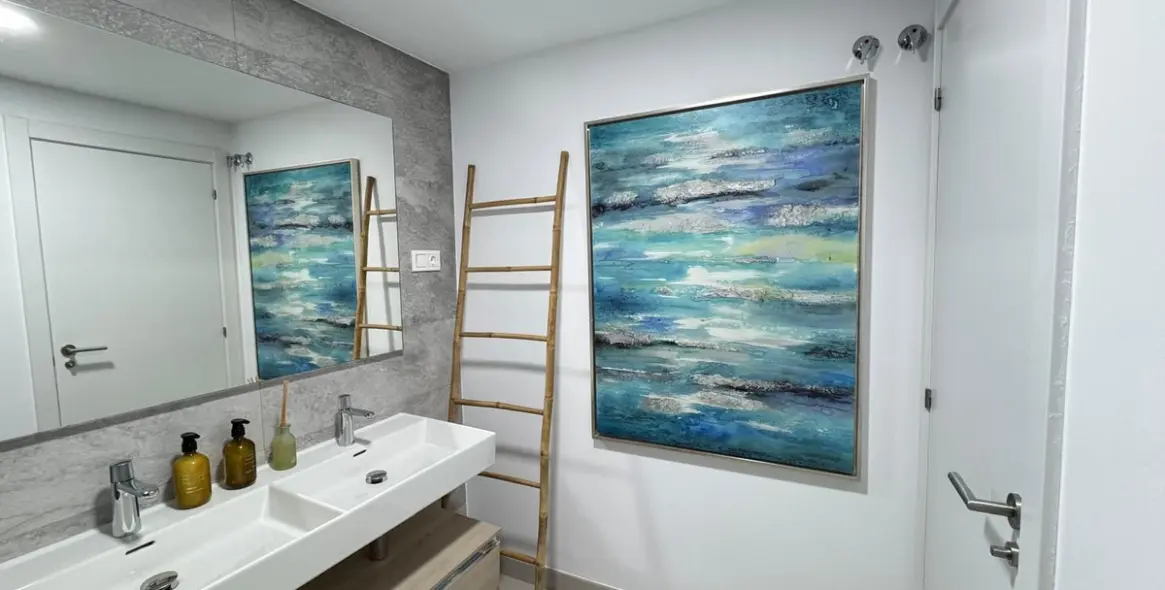 Sale of middle floor apartment in Estepona 16