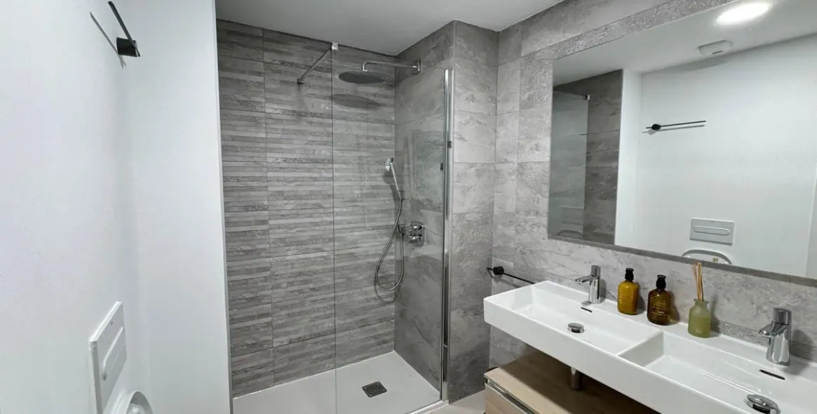 Sale of middle floor apartment in Estepona 20