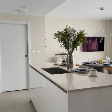 Venta de apartamento en planta media en Estepona