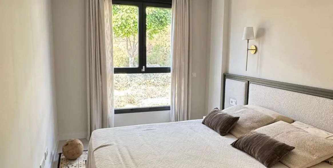 Sale of middle floor apartment in Estepona 12