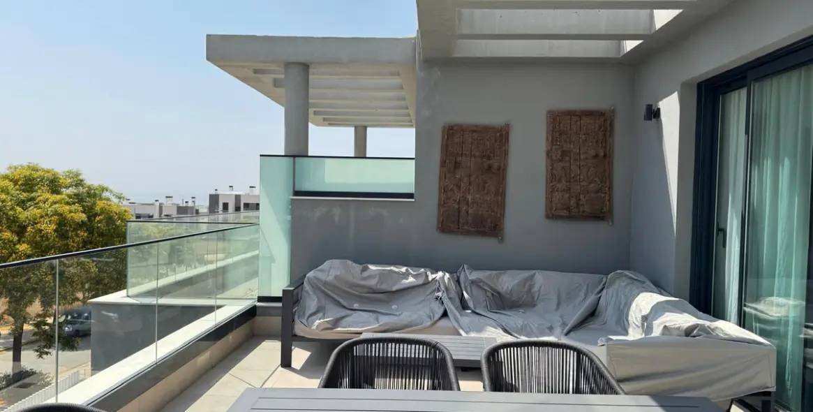 Sale of middle floor apartment in Estepona 29