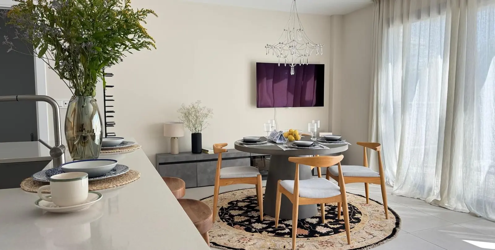Продажа апартаментов на среднем этаже в Estepona 1