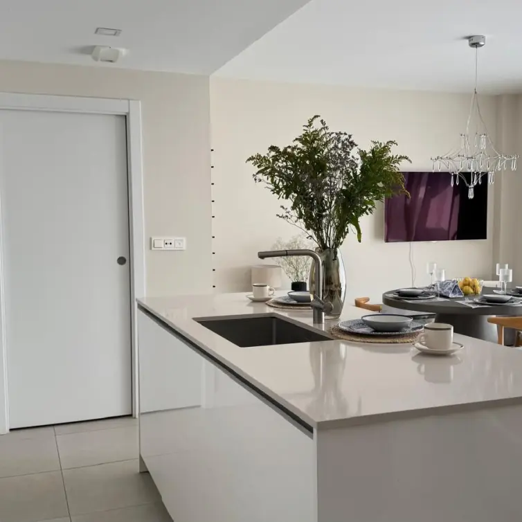 Продажа апартаментов на среднем этаже в Estepona