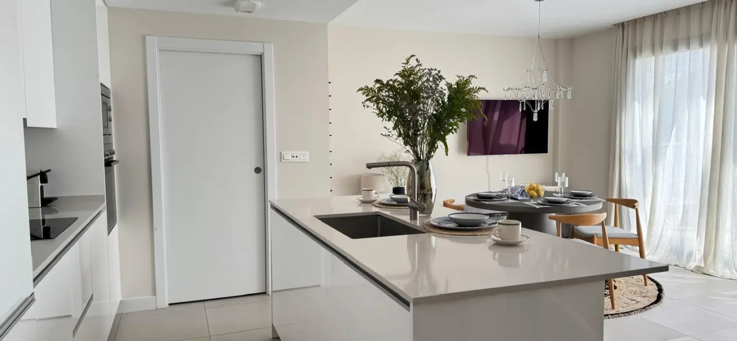 Продажа апартаментов на среднем этаже в Estepona 2