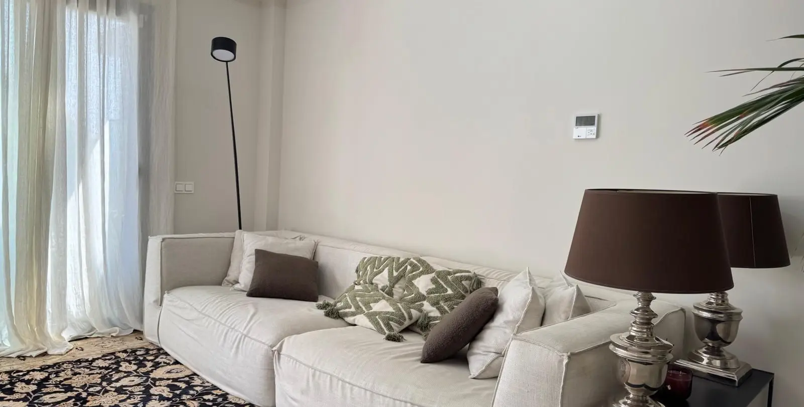 Продажа апартаментов на среднем этаже в Estepona 9