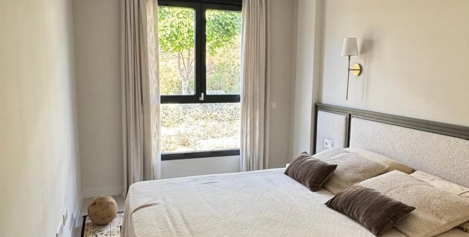 Продажа апартаментов на среднем этаже в Estepona 12