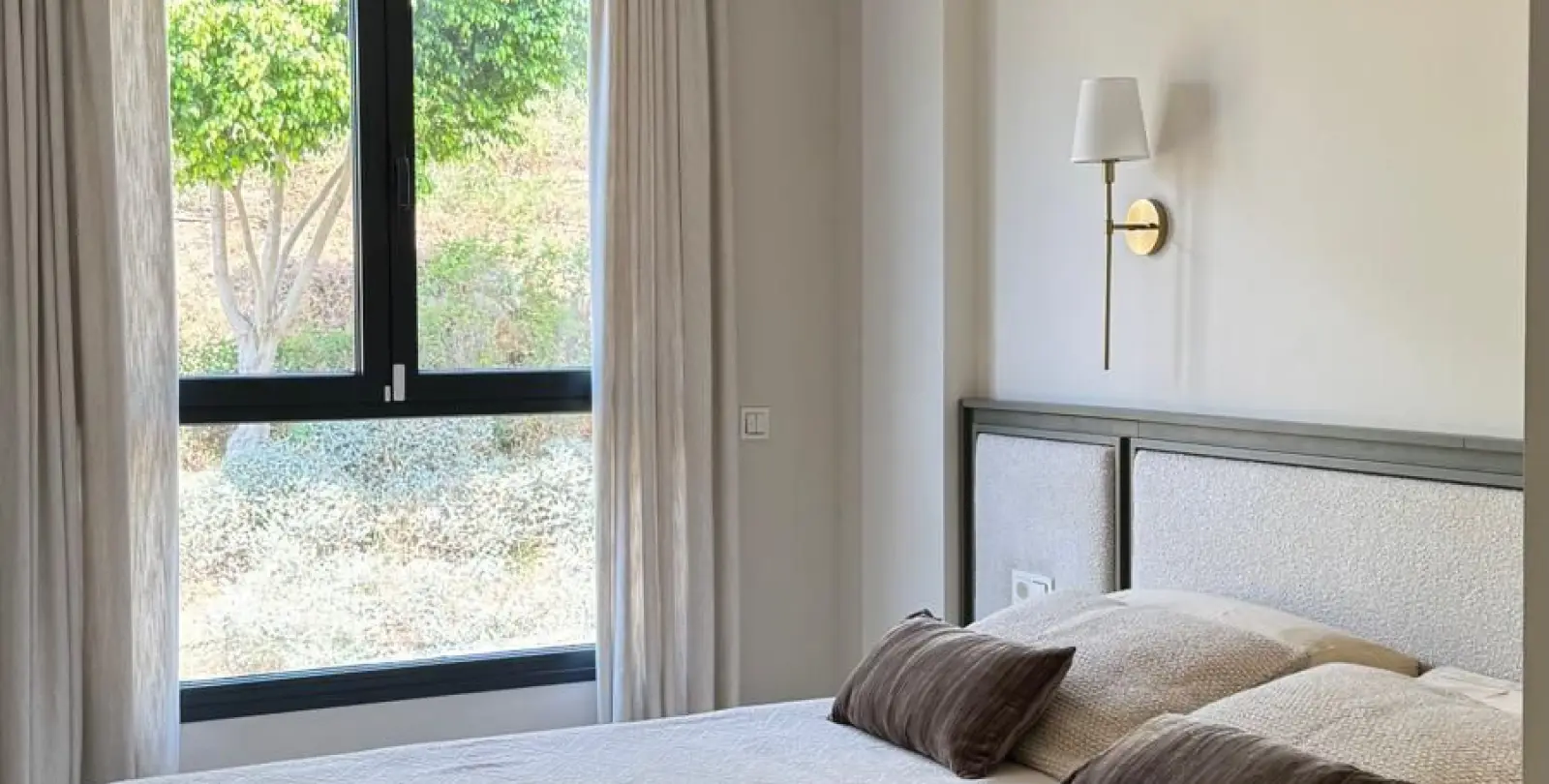 Продажа апартаментов на среднем этаже в Estepona 15