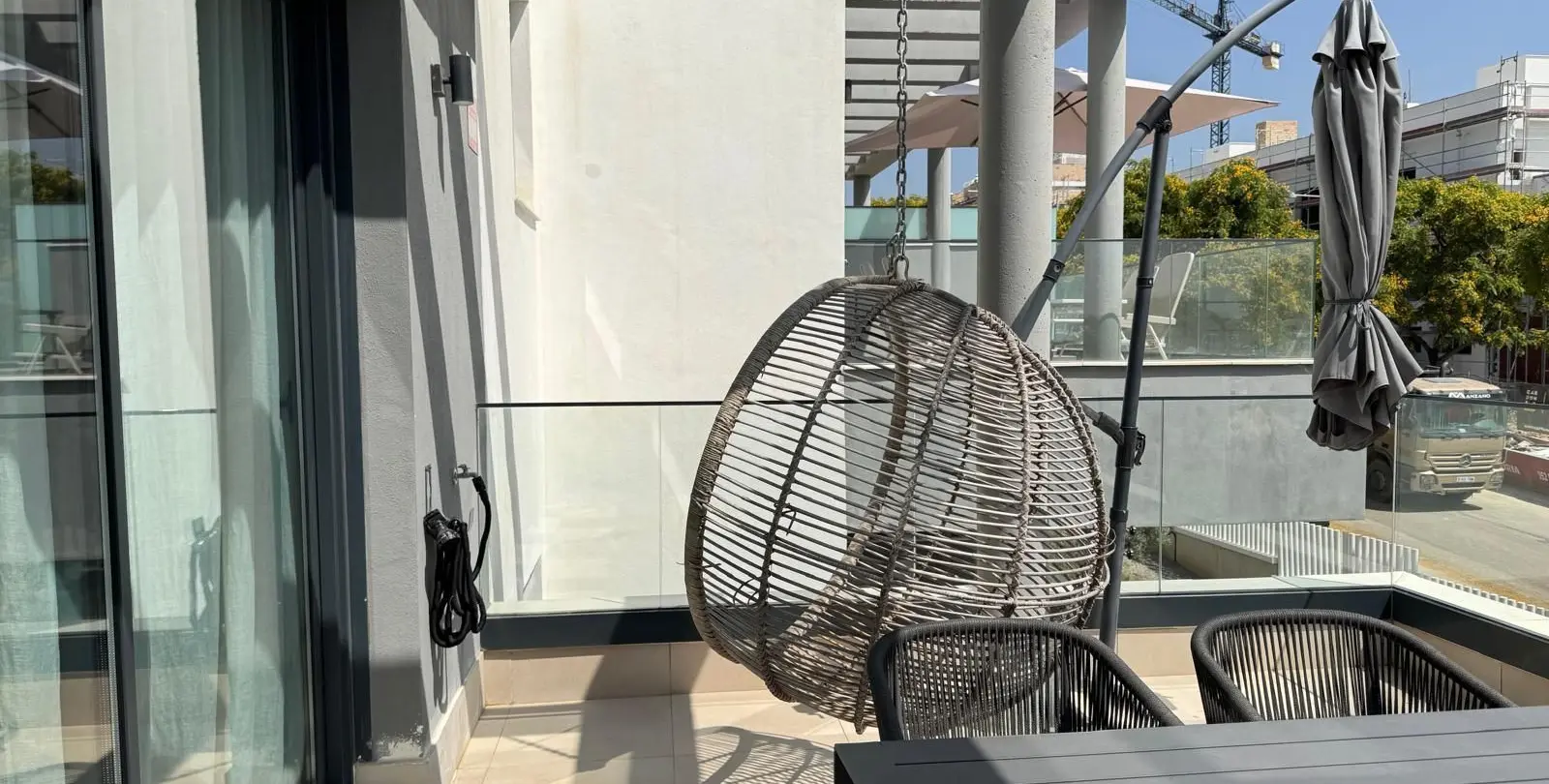 Продажа апартаментов на среднем этаже в Estepona 28