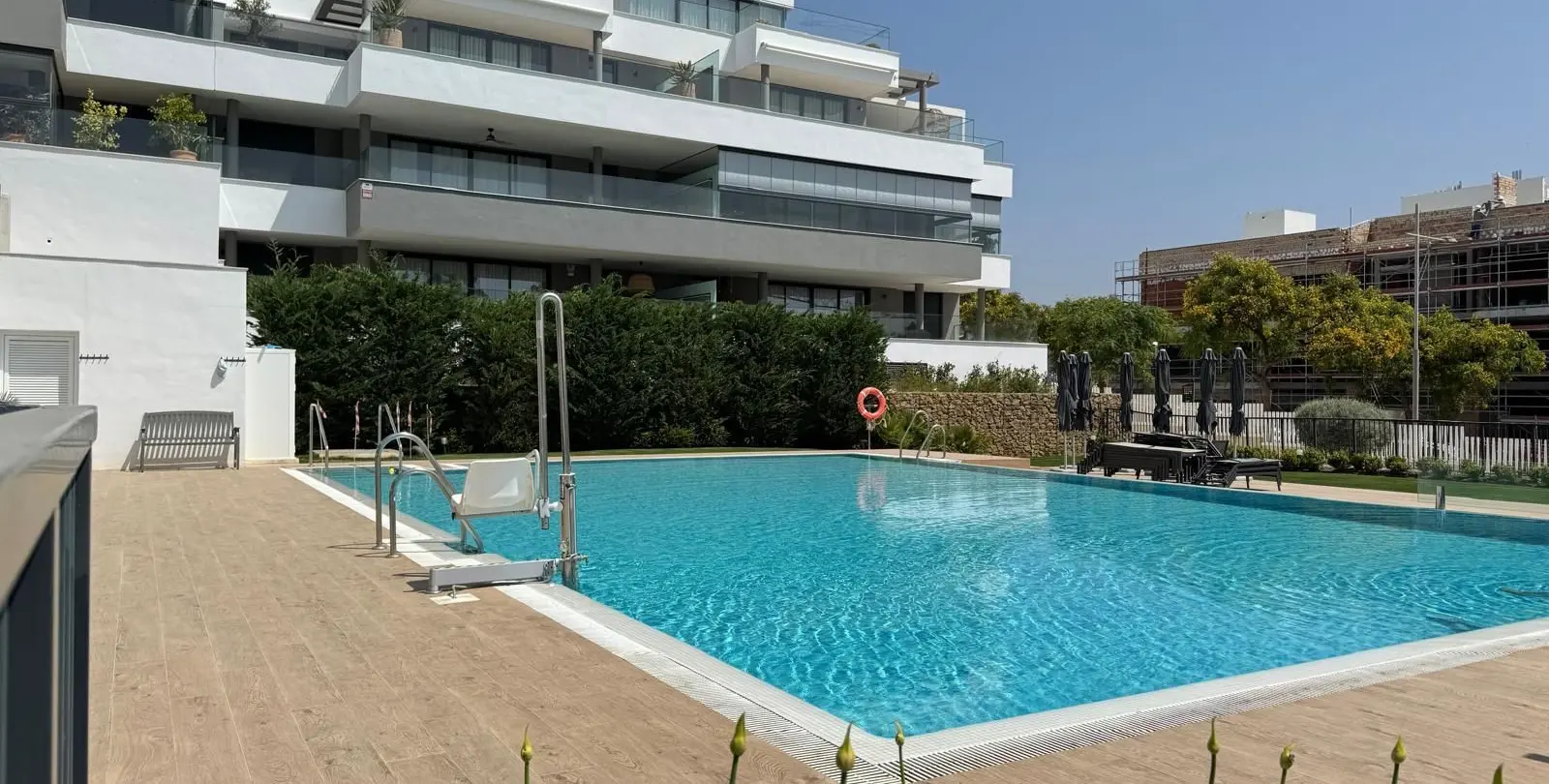 Продажа апартаментов на среднем этаже в Estepona 31