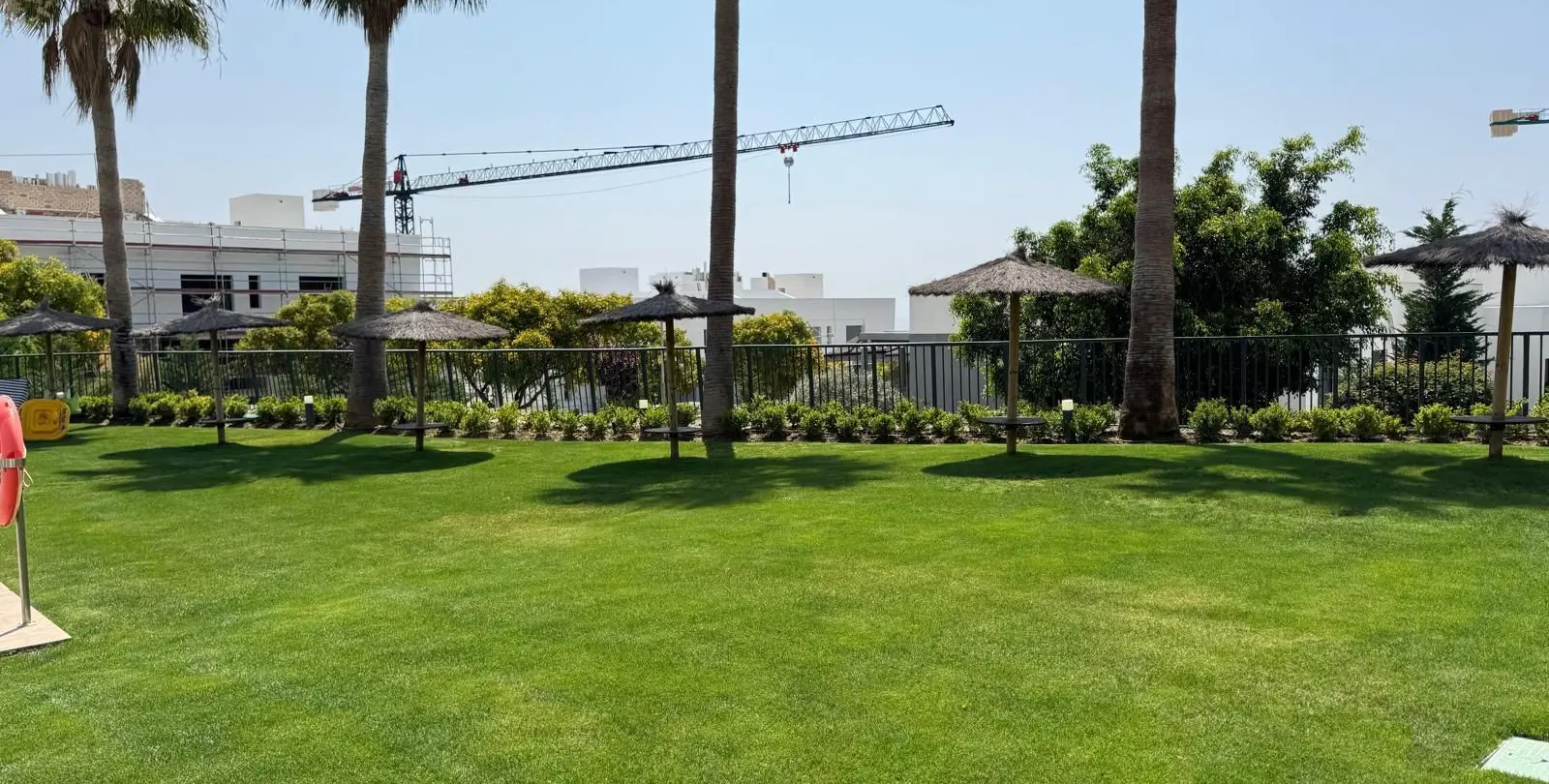 Продажа апартаментов на среднем этаже в Estepona 32