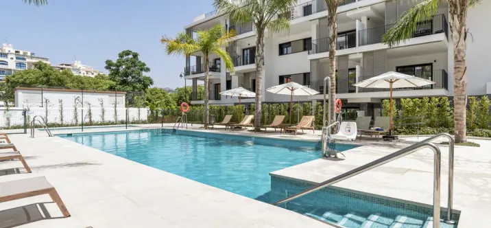 Sale of penthouse in Estepona 1