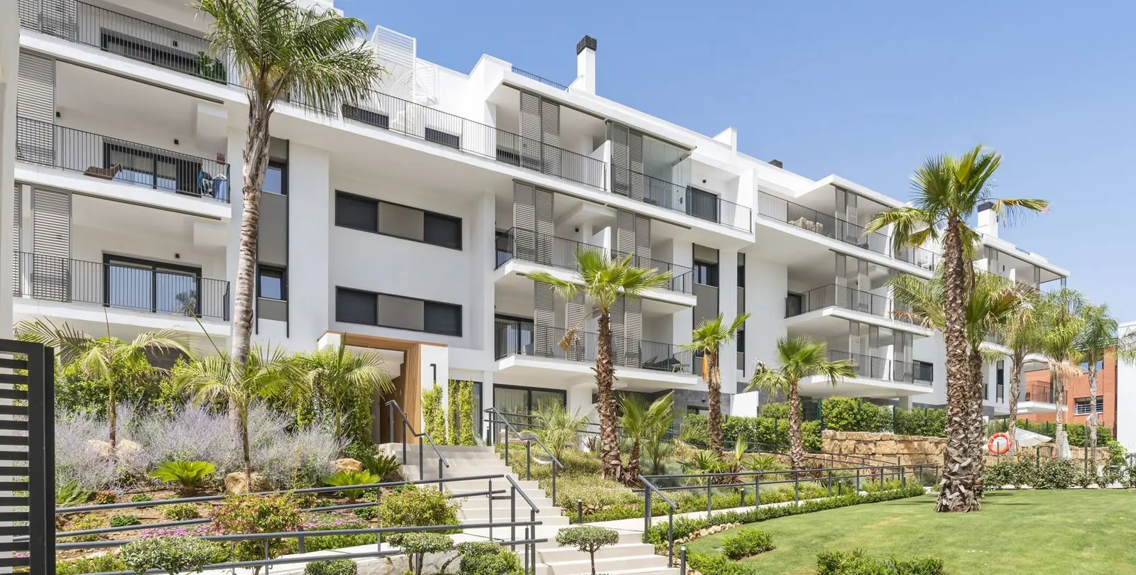 Продажа пентхауса в Estepona 1