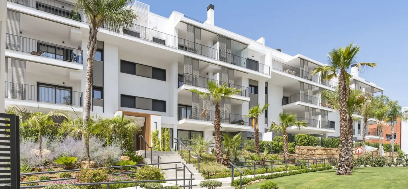 Sale of penthouse in Estepona 0