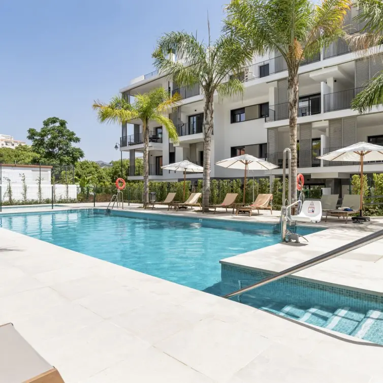 Sale of penthouse in Estepona