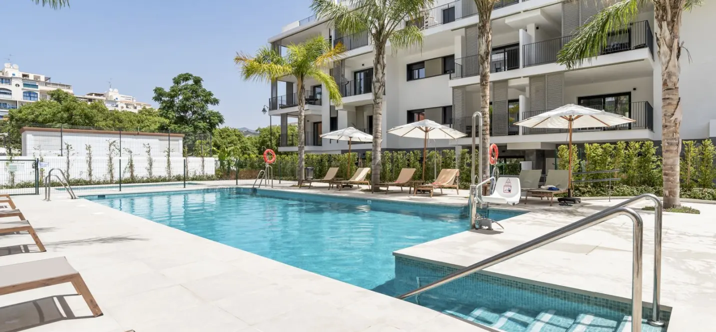 Sale of penthouse in Estepona 1