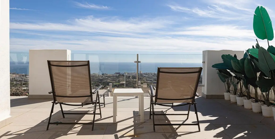 Sale of penthouse duplex in Benalmadena 1