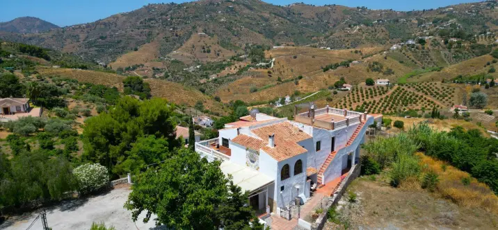 Venta de villa independiente en Cómpeta 0