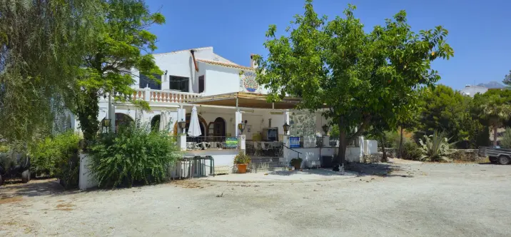 Venta de villa independiente en Cómpeta 1