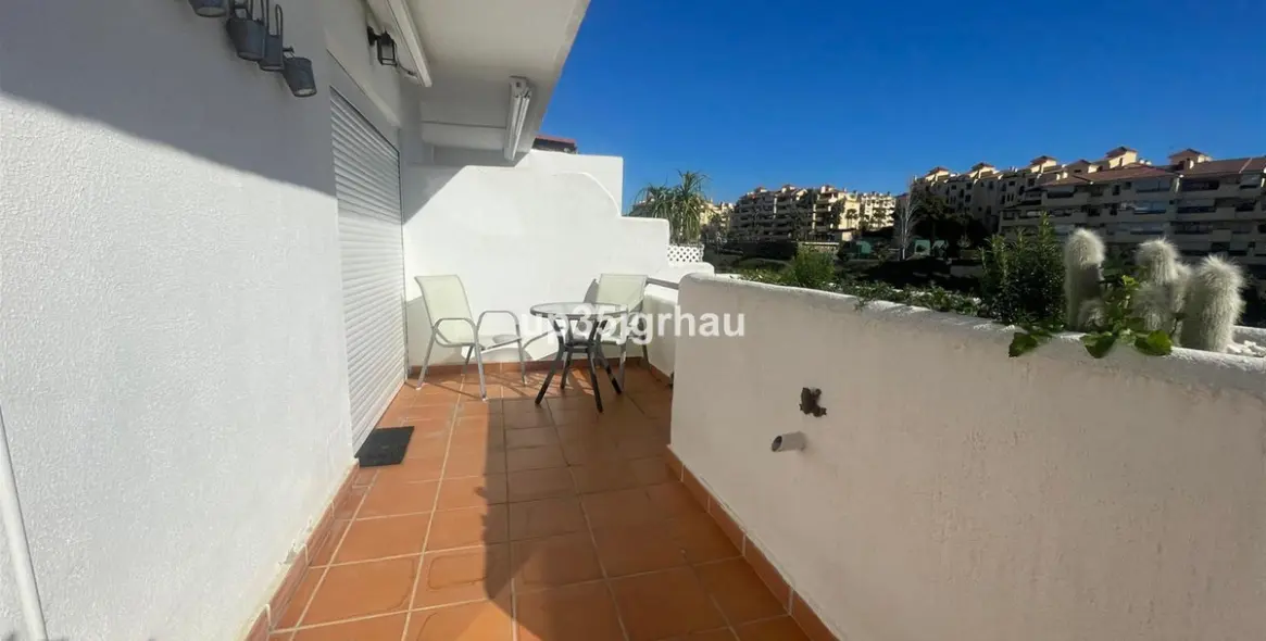Sale of penthouse in Selwo 26
