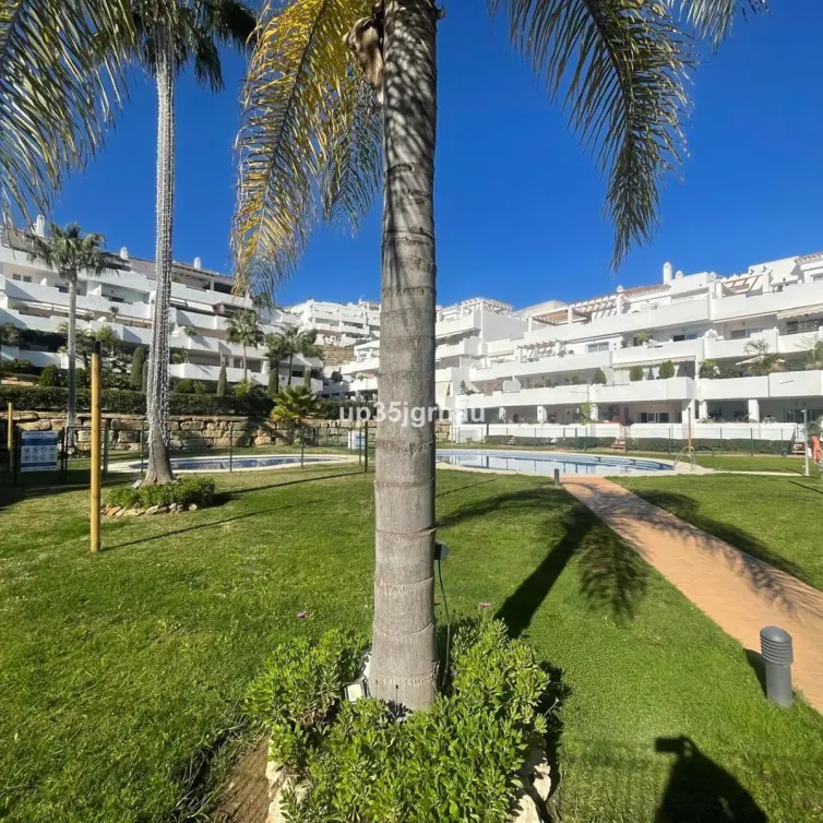 Sale of penthouse in Estepona
