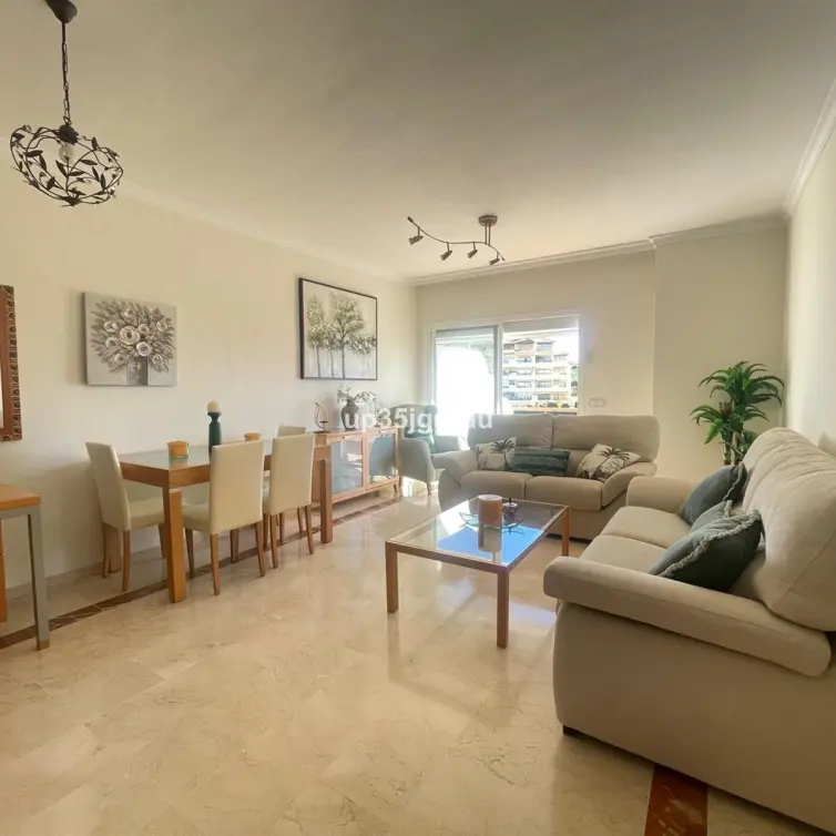 Sale of penthouse in Estepona