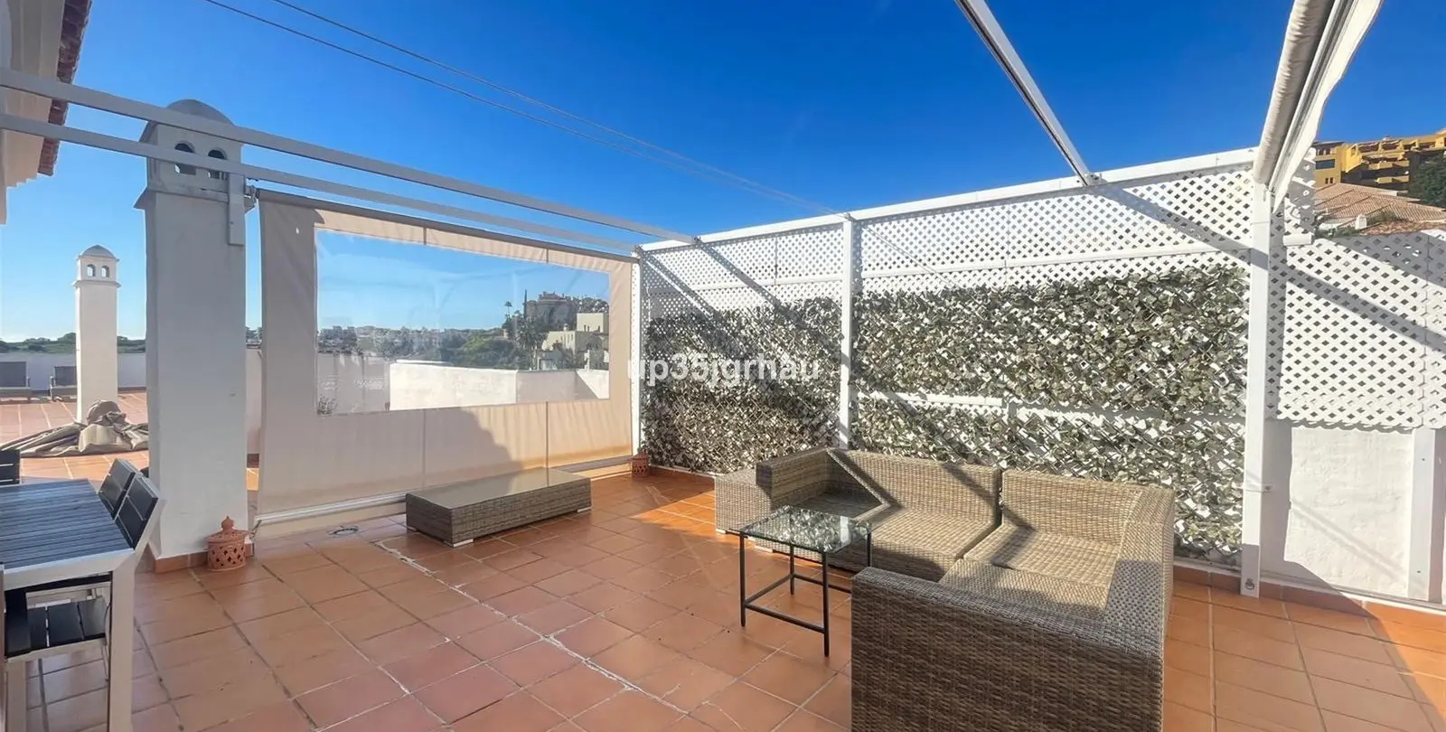 Sale of penthouse in Estepona 5