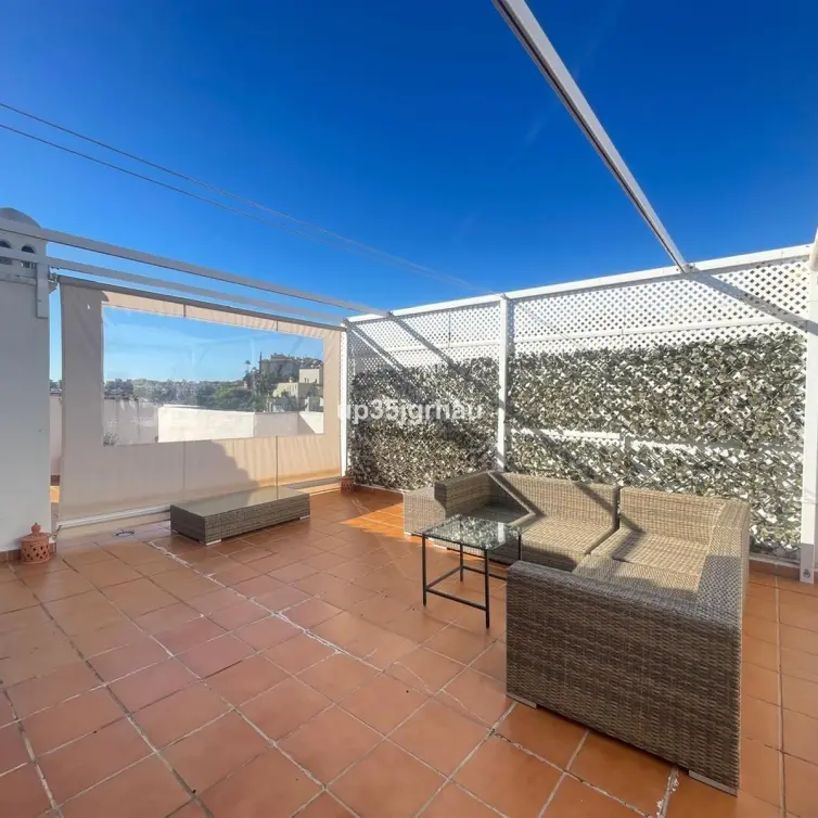 Sale of penthouse in Estepona