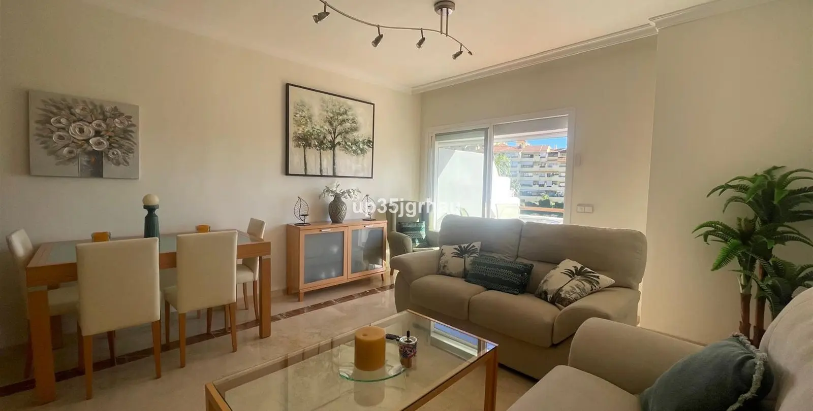Sale of penthouse in Estepona 16