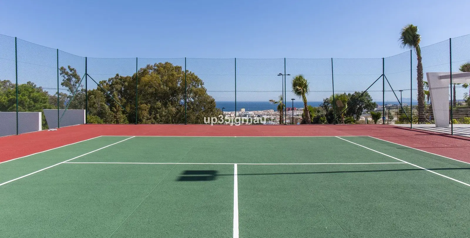 Sale of penthouse in Estepona 31